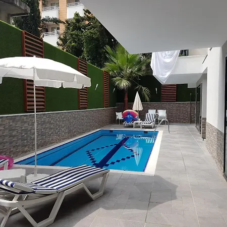 Cleopatra Crown Alanya